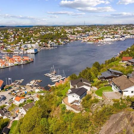Apartment With Amazing Views - Free Parking Arendal Eksteriør billede