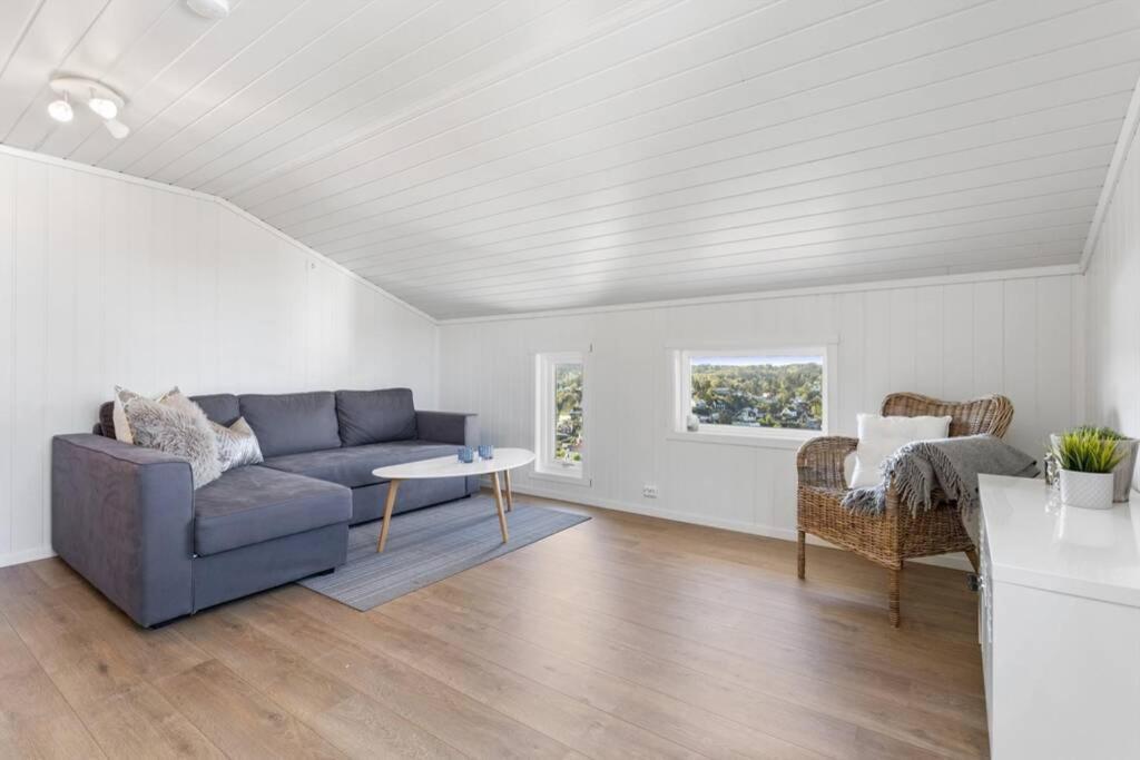 Apartment With Amazing Views - Free Parking Arendal Eksteriør billede