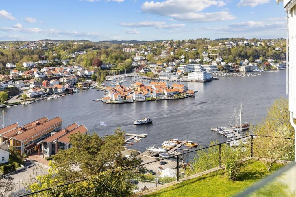Apartment With Amazing Views - Free Parking Arendal Eksteriør billede