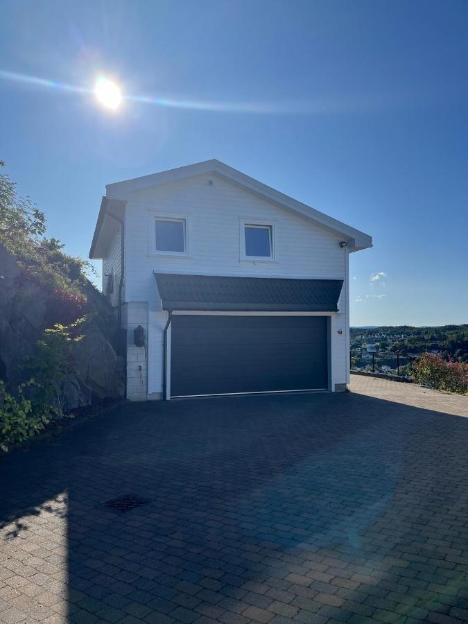 Apartment With Amazing Views - Free Parking Arendal Eksteriør billede