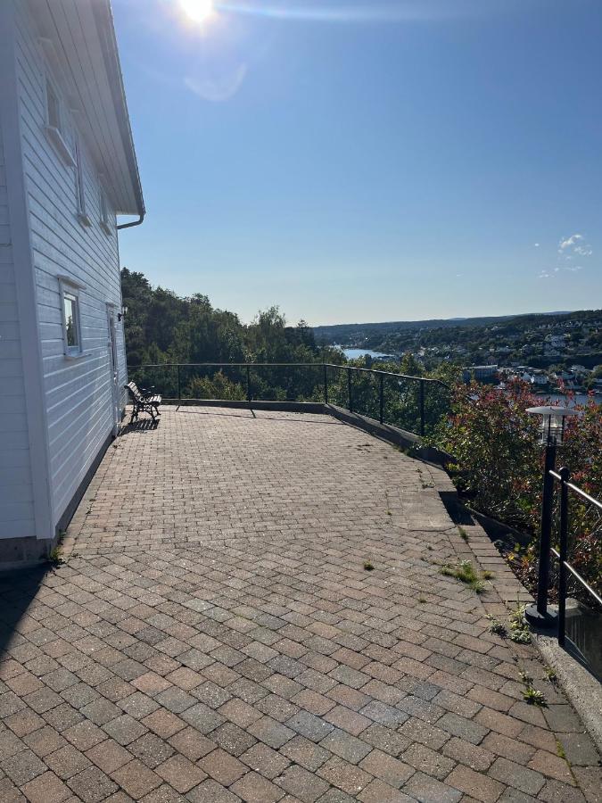 Apartment With Amazing Views - Free Parking Arendal Eksteriør billede